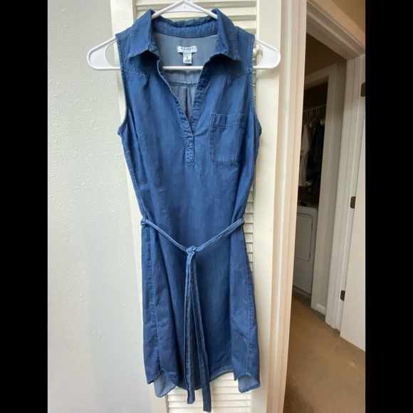 Old Navy Dresses & Skirts - 💙Old Navy • denim dress • XS • EUC